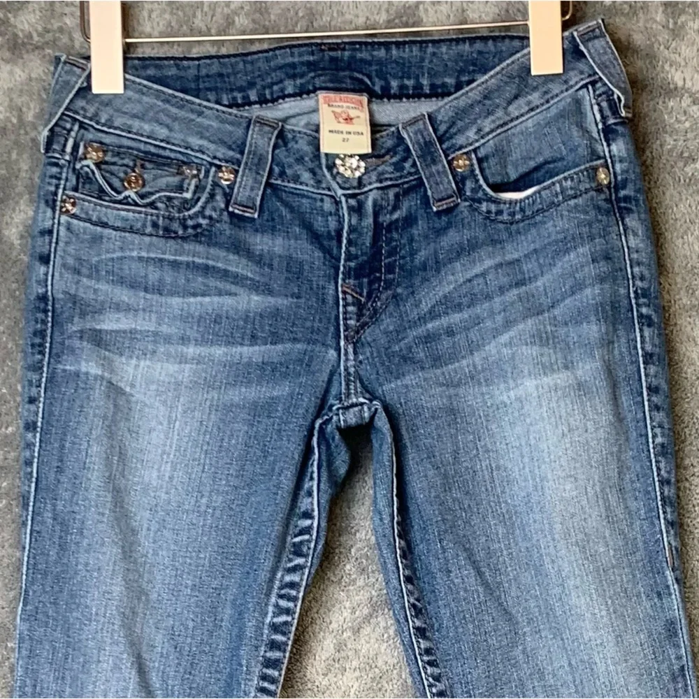 True Religion Straight Leg Low Rise Y2K Medium Wash Pink Rhinestone Buttons S 27 - Picture 4 of 11